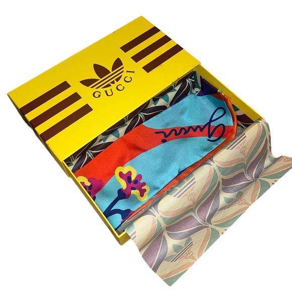 GUCCI **NEW** Colorful Silk Neck Bow Tie - Picture 4 of 5